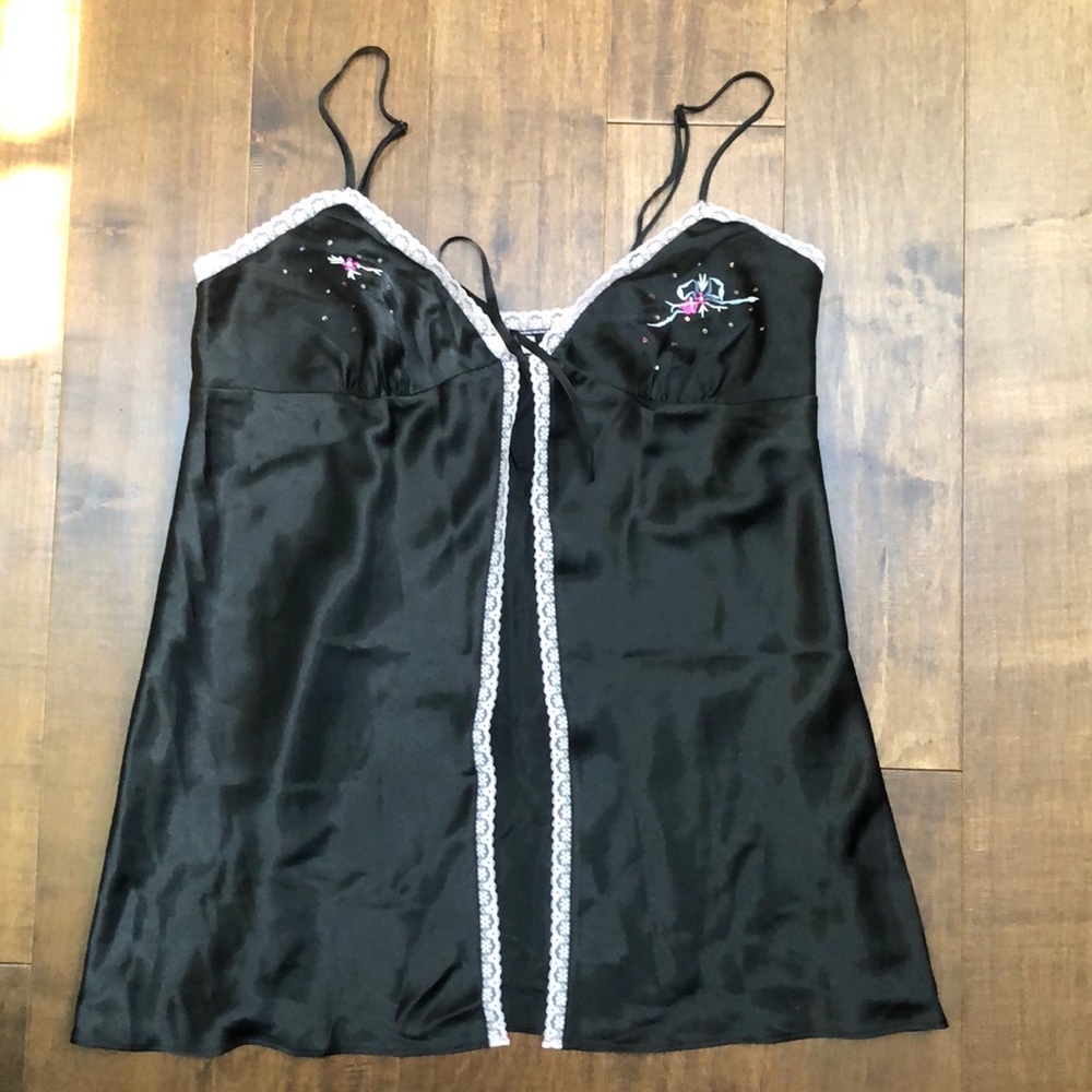 ❗️2/25❗️Victoria’s Secret Tie front Cami Size L